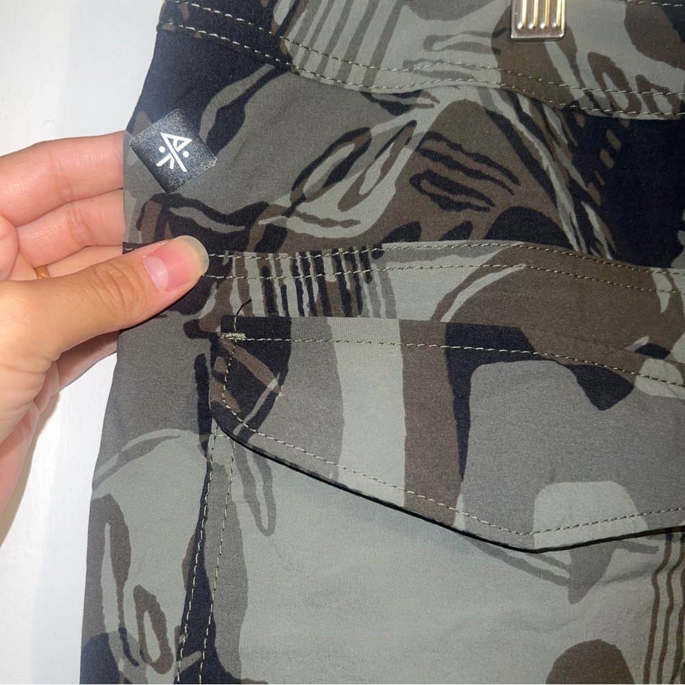 Roark Printed Army Green 5 Pocket Board Shorts Size: 38 Flawed - Picture 5 of 11